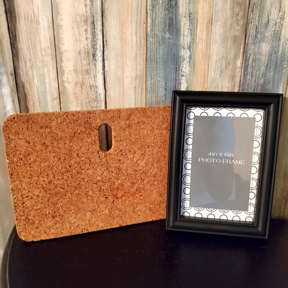 🚫🚫DONATED 1/6🚫🚫💛FREE w/ANY ORDER💛🆑 Photo Frame & Corkboard - Picture 2 of 8
